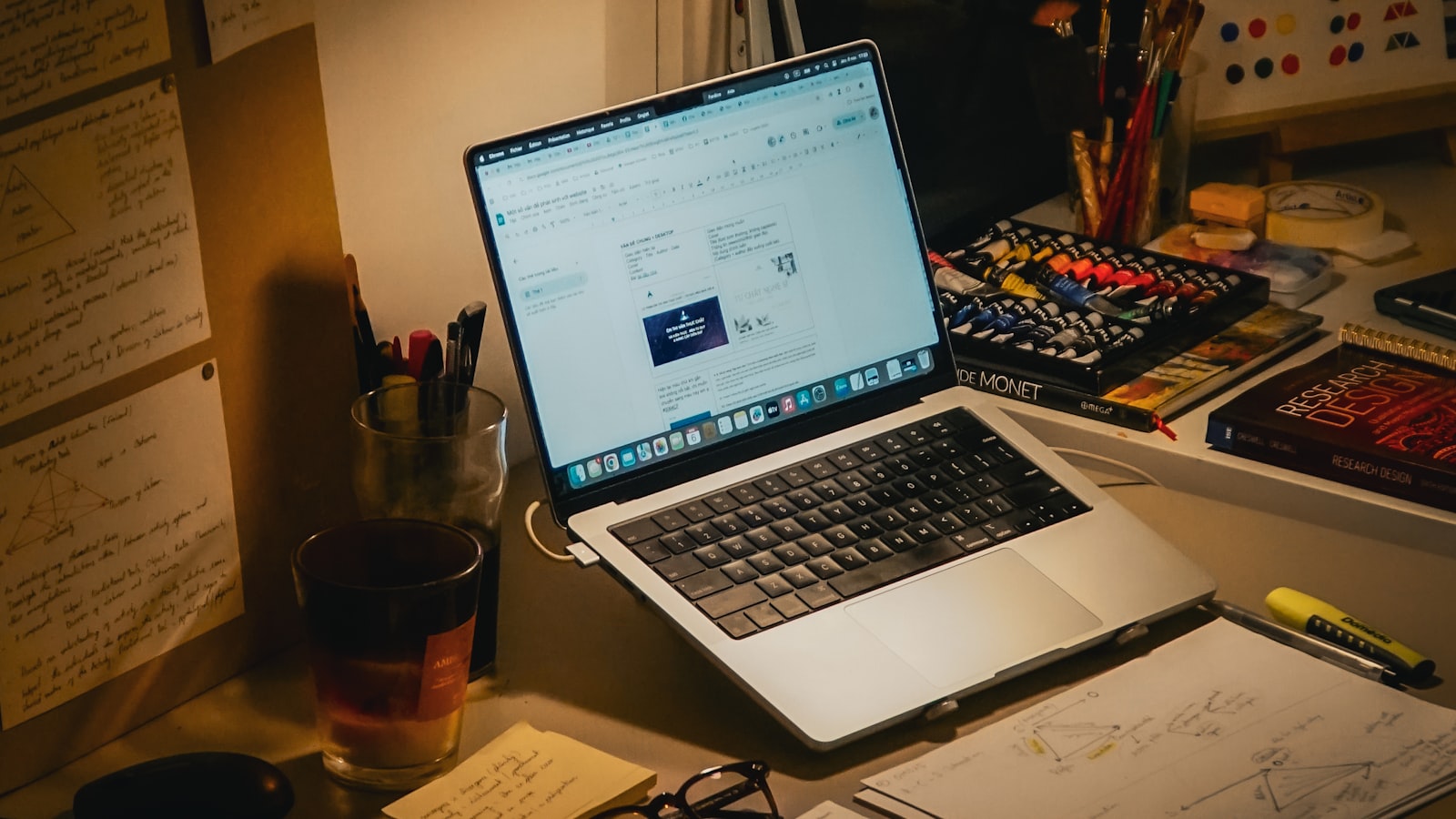 独立开发者营销手册 2026:从零到第一批客户的完整策略